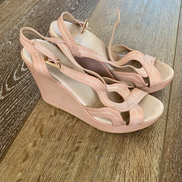 Pink wedges - Picture 2 of 3